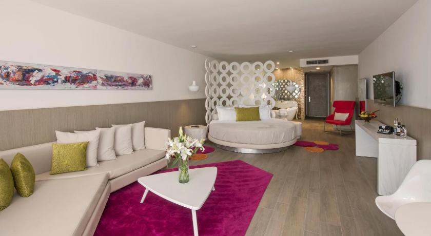 Image of Honeymoon Suite (Adults over 18 years old only) 3