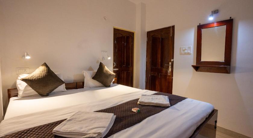 Varanasi Rest House - image 3