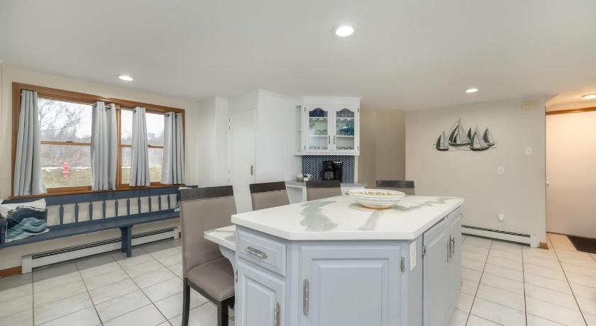 소더스 Waterfront Sodus Gem, Dock Game Loft Bay View 4성급 숙소 레스토랑