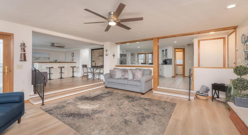 소더스 Waterfront Sodus Gem, Dock Game Loft Bay View 4성급 숙소 스위트룸