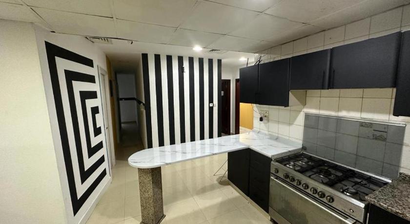 Best Closed Partition Room in Al Barsha-1 Near MOE - image 3
