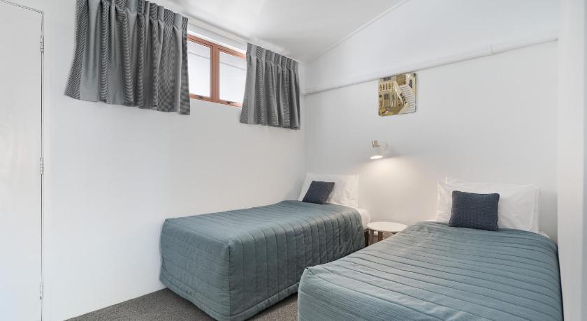 Image of Family King Studio with Patio and Avenue Views 11
