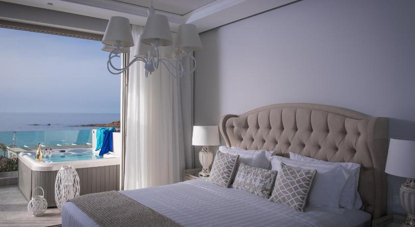 Image of Superior Sandy Suite with Sea View and Hot Tub - Annex 4