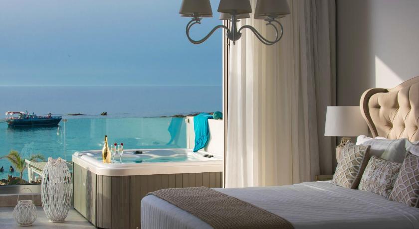 Image of Superior Sandy Suite with Sea View and Hot Tub - Annex 6
