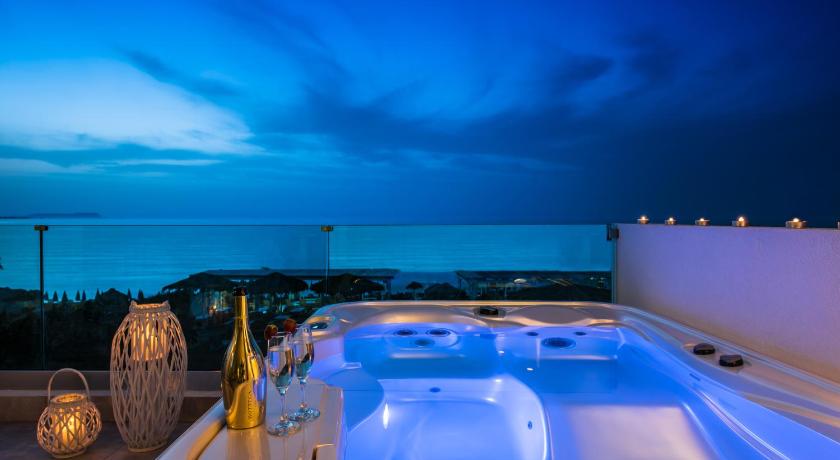 Image of Superior Sandy Suite with Sea View and Hot Tub - Annex 8