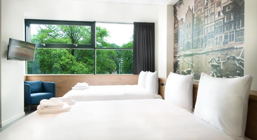Image of Small Family Room (Including free parking) 3
