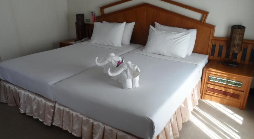 Image of Deluxe Double or Twin Room 11