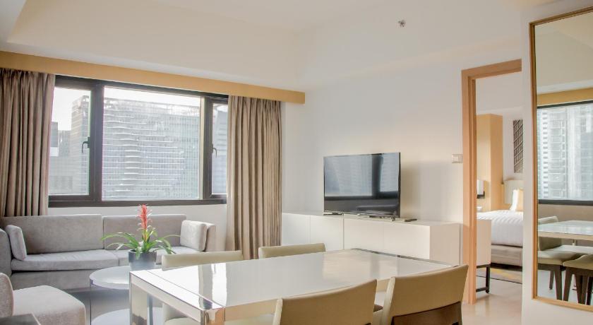 Kuva huoneesta One-Bedroom with 1 King Bed and Kitchenette 5
