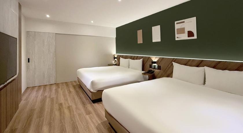 Image of Deluxe Family Suite 4