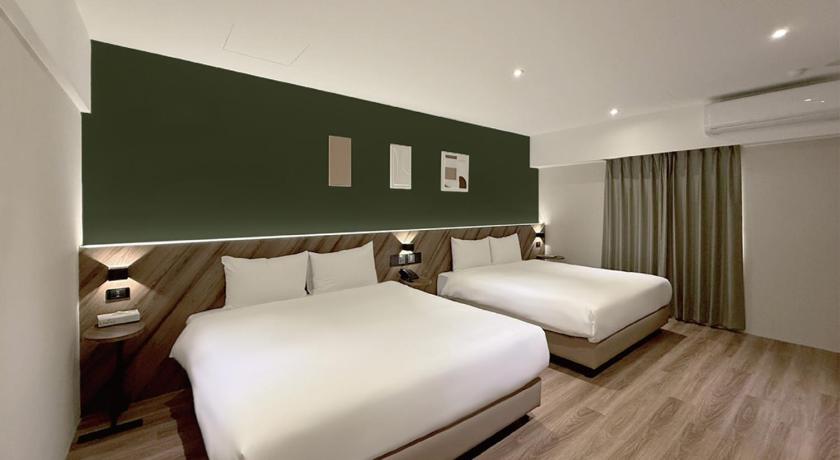 Image of Deluxe Family Suite 3
