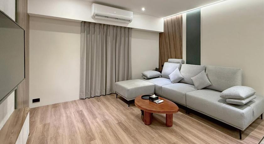 Image of Deluxe Family Suite 6