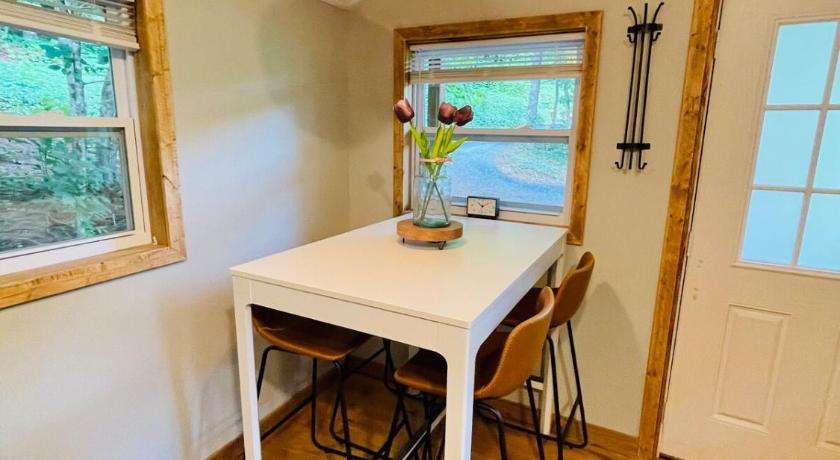 로빈스빌 (NC) Jai Hollow Tiny Home Cottage 2성급 숙소 수영장