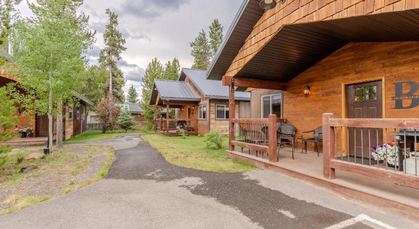 West Yellowstone (MT) Montana Cabin 3-Star Accommodation exterior