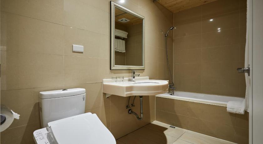 Image of Family Room with Bath 2