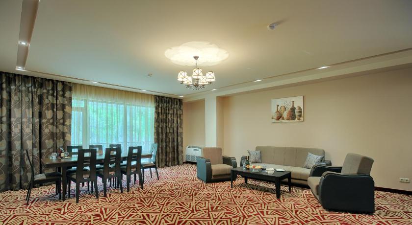 Image of Family Suite 3
