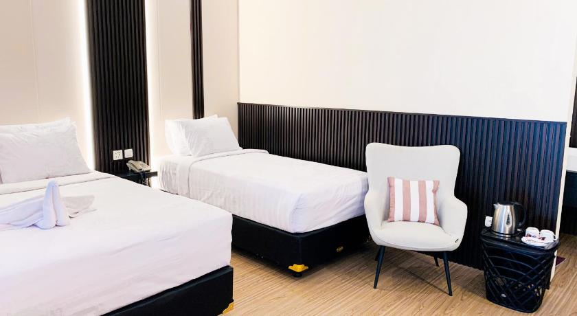 Image of Executive Triple Room 0