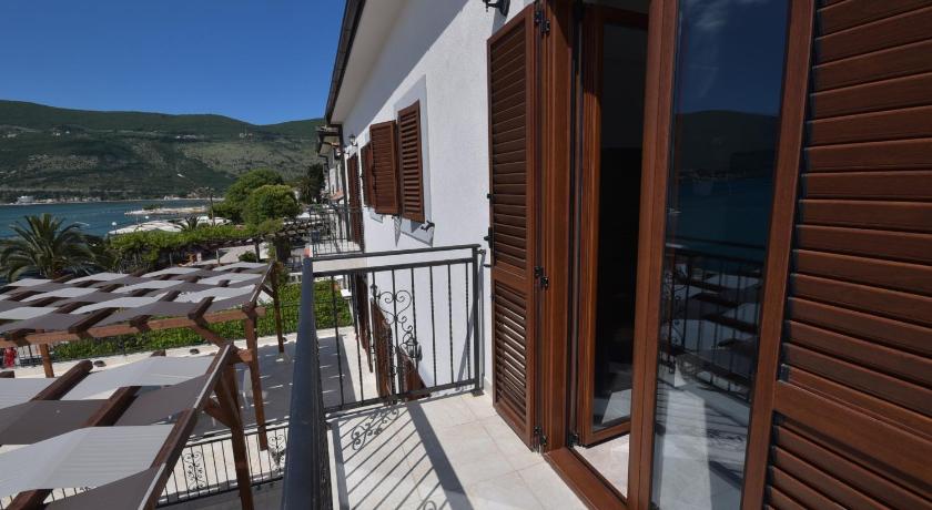 Apartmani Centar Igalo photo