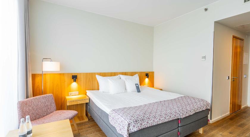Image of Superior Double or Twin Room with Balcony 9
