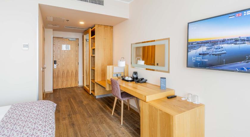 Image of Superior Double or Twin Room with Balcony 5