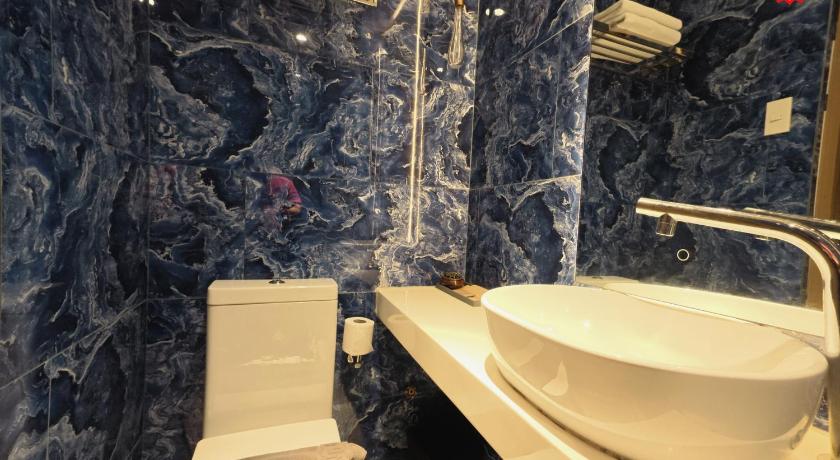 Image of King Suite 11
