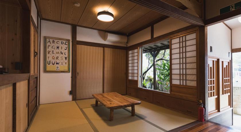 Okinawa Island Ryukyu Traditional House Inn TaminatoInn 6guests with Japanese-style rooms田港邸 6名宿泊 和室あり 3-Star Accommodation room