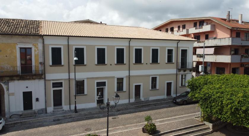 Palazzo Satriani Ethic Guest House