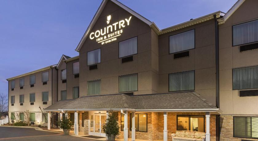 Country Inn & Suites by Radisson, Asheville at Asheville Outlet Mall, NC