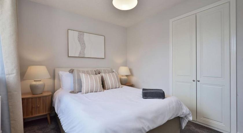 赫里福德 15 mins walk to CityGardenShopsPub Park 3 Cars 4星级 单人房 泳池