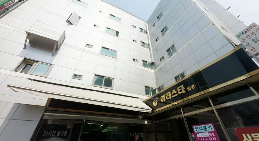 TRIPSTAY Myeongdong photo