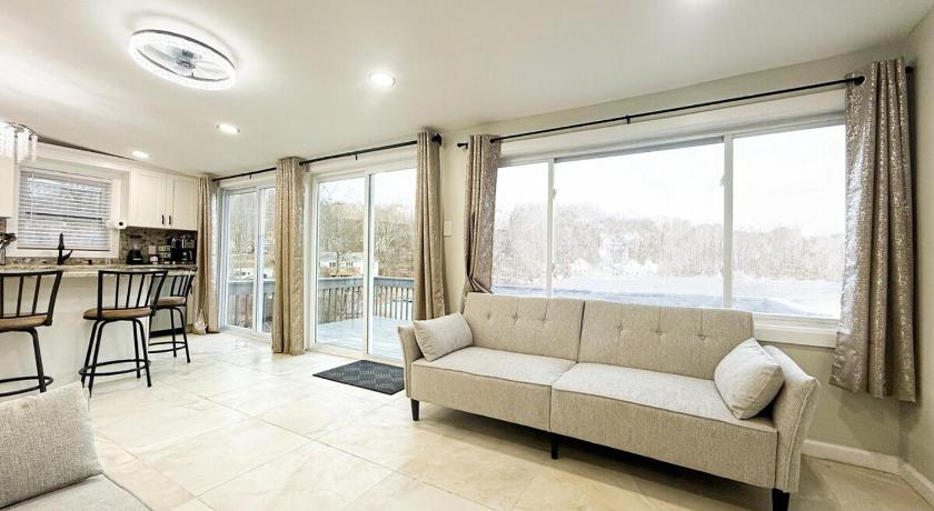 서섹스 (NJ) Lux Lake Neepaulin Frontage & Panoramic Views Home 숙소 스위트룸