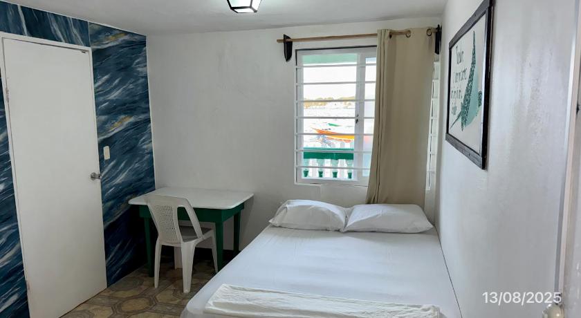 The Wave Hostel Corn Island