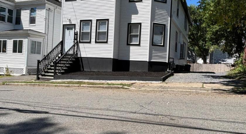 스케넥터디 (NY) 3 bedroom 1 bathroom apartment , free private parking 3성급 숙소 레스토랑