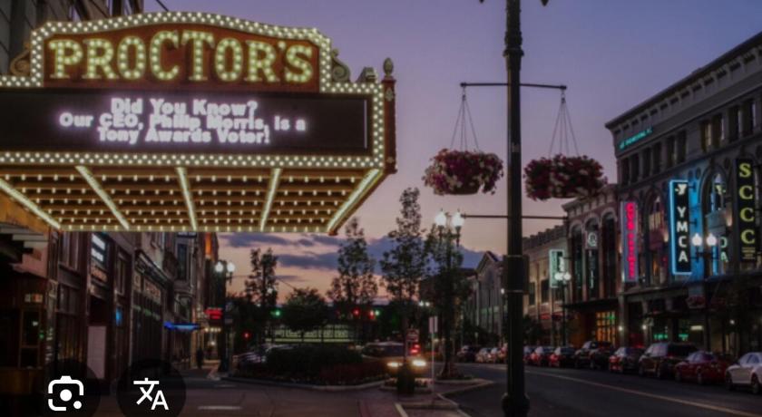 스케넥터디 (NY) 3 bedroom 1 bathroom apartment , free private parking 3성급 숙소 외관