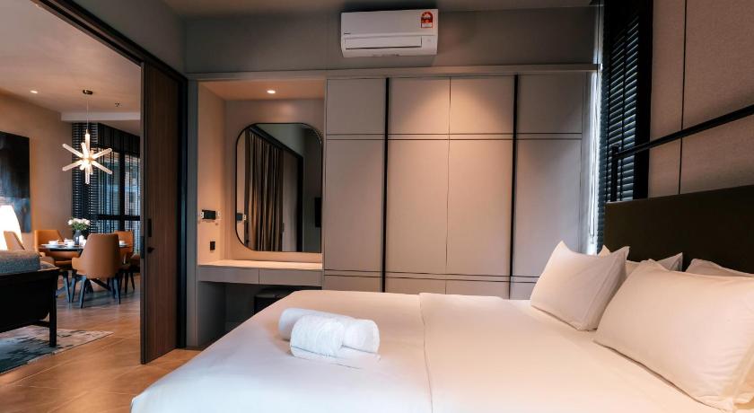 Image of Three-Bedroom Suite 9
