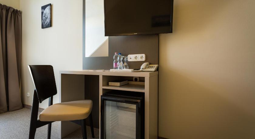 Image of Standard Room with 2 Single Beds 13