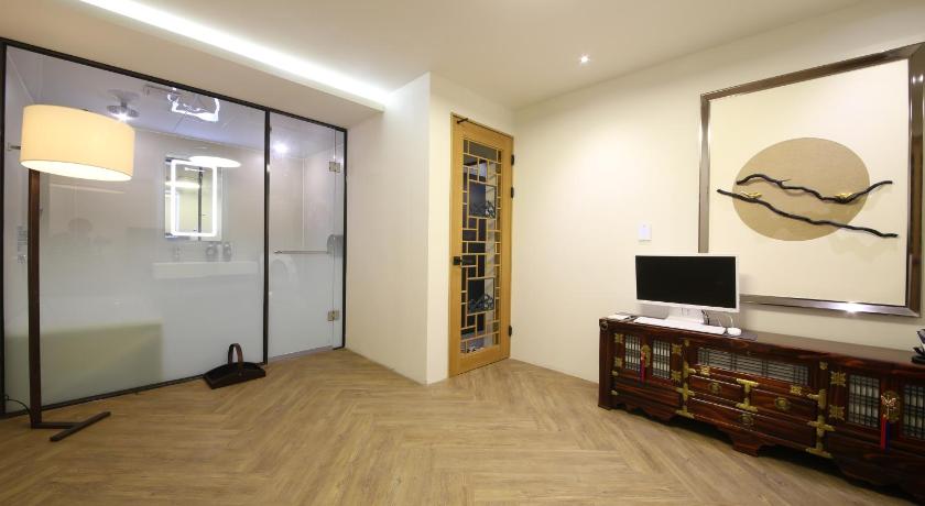 Avenue hotel photo