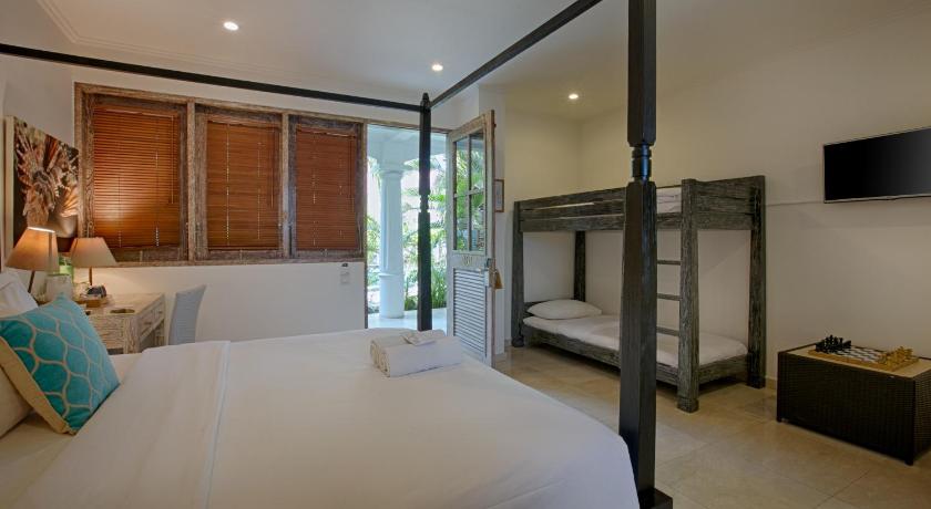 Image of Family Room 11