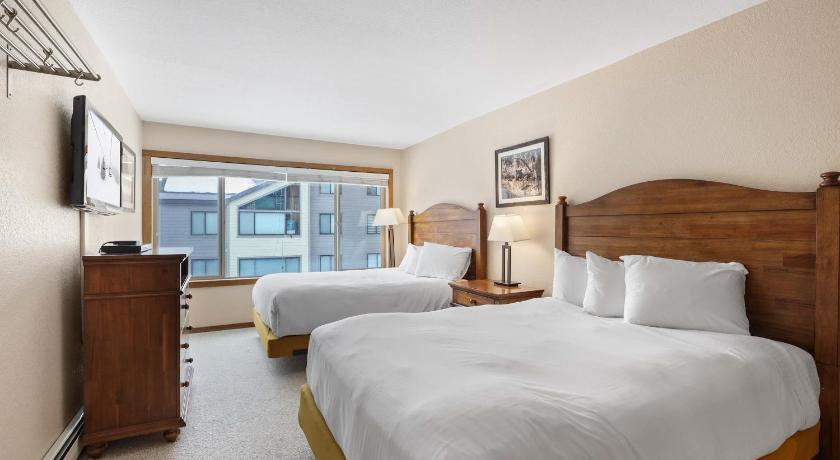 커크우드 (CA) 2 Bedroom Kirkwood Condo – Across the Street from Village condo 3성급 숙소 수영장