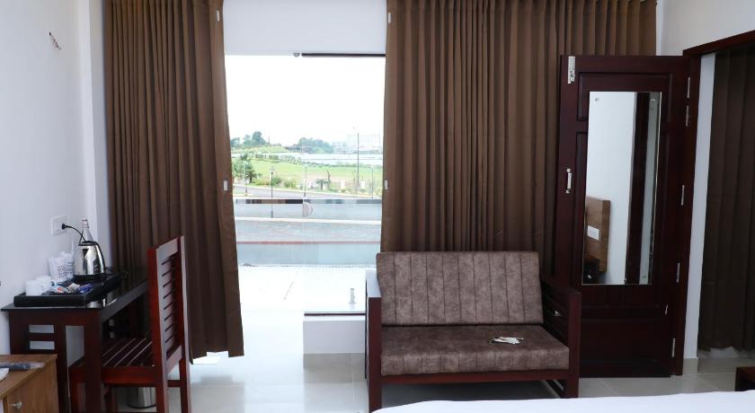 Aura Airport Hotel - image 12