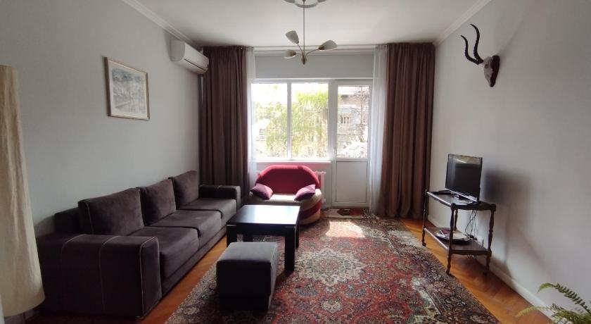 Top Center Apartments 4