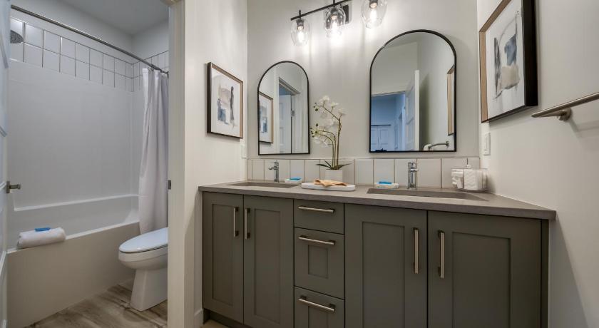 Image of Three-Bedroom Townhouse 12