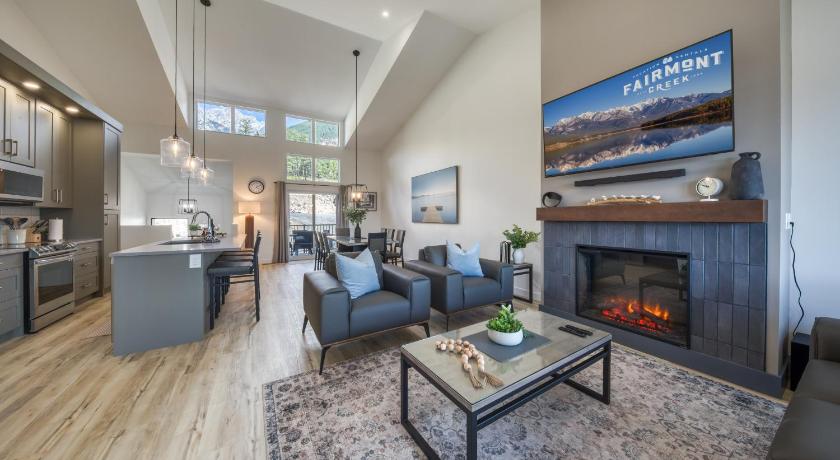 Image of Three-Bedroom Townhouse 3