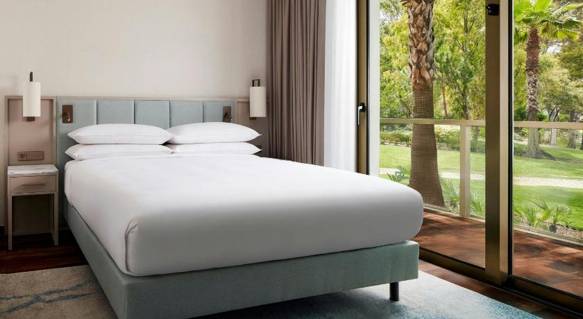 Image of Three-Bedroom Suite with Balcony and Pool View 9