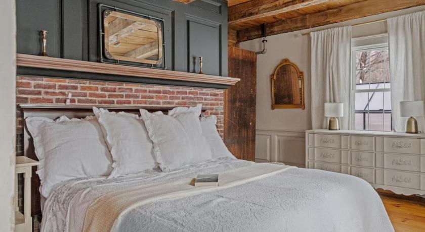 길맨턴 Private Farm Loft - Tub, Animals & Pasture Views 3성급 숙소 수영장