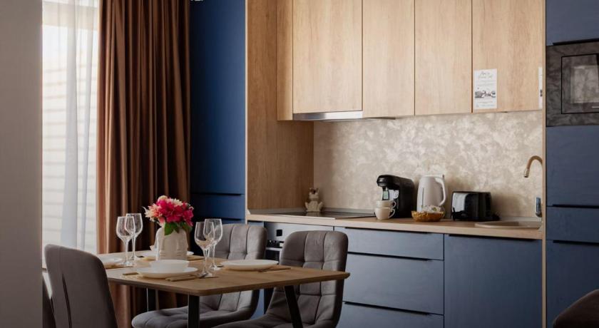 Sika Regal Apartment Arad - private garden & parking - self check-in