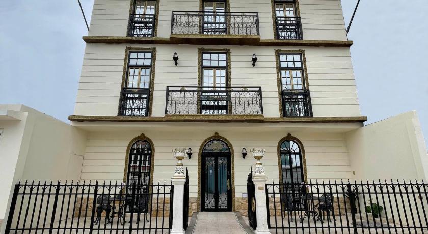 Hotel The Royalty Inn