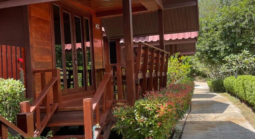 Image of Cottage with Garden View 7
