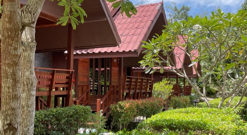 Image of Cottage with Garden View 1