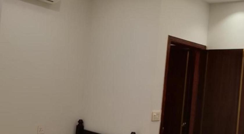 8 Rawal Inn