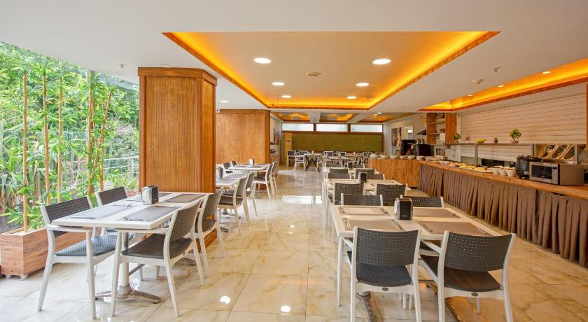 TheLuna Suite Hotel - image 11